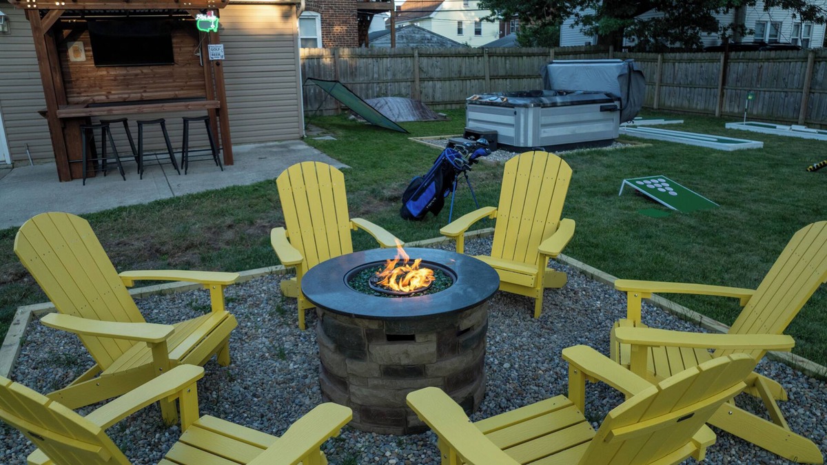 Lakewood House | The 19th Hole in Birdietown-4BD/3Bath-mini golf