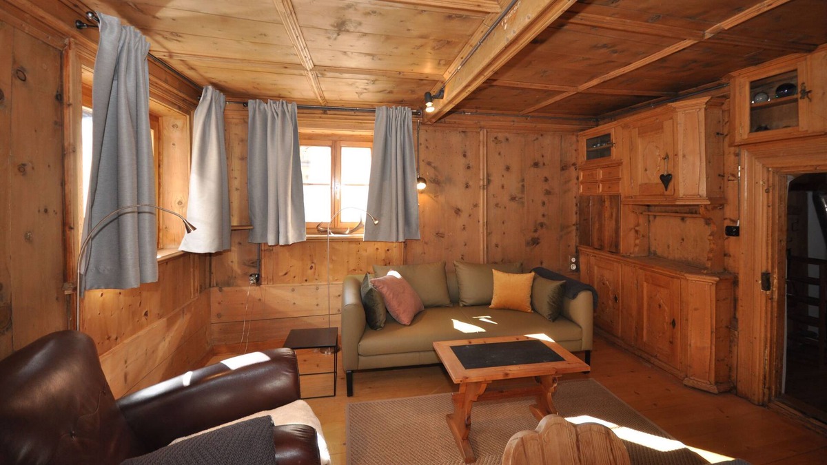 Engadin Scoul House | The 240 m2 authentic Engadine farmhouse from 1650 in the middle of i
