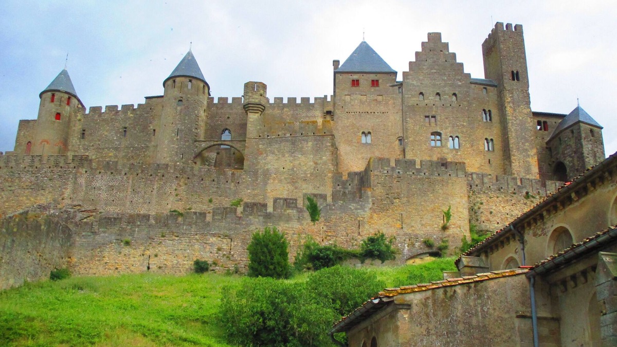 Carcassonne Apartment | THE 39-1: AT THE FOOT OF THE CITY, GARAGE, WIFI