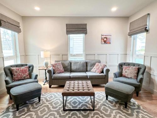 Burns Park Apartment | The 4M Favorite House - Stunning & Spotless 2-Bed Apt (#1)