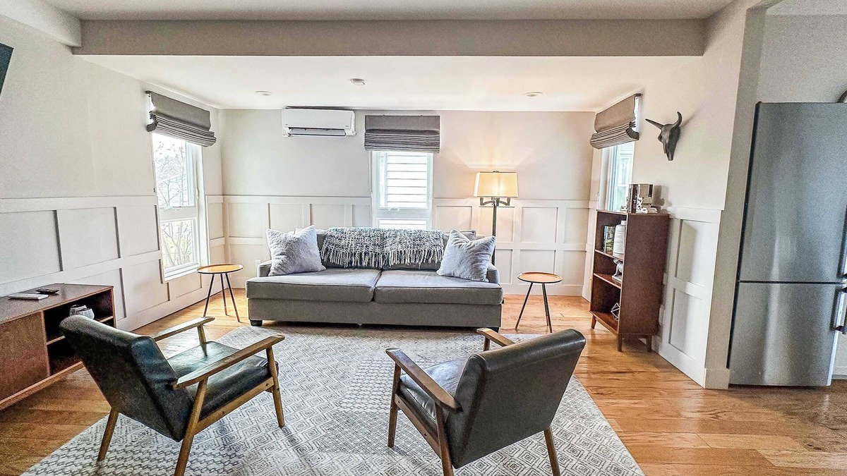 Burns Park Apartment | The 4M Favorite House - Stunning & Spotless 2-Bed Apt (#3)