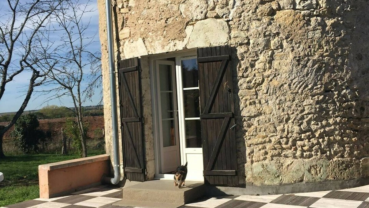 Saint-Pourcain-sur-Sioule House | The authentic 14th century tower YSELDA