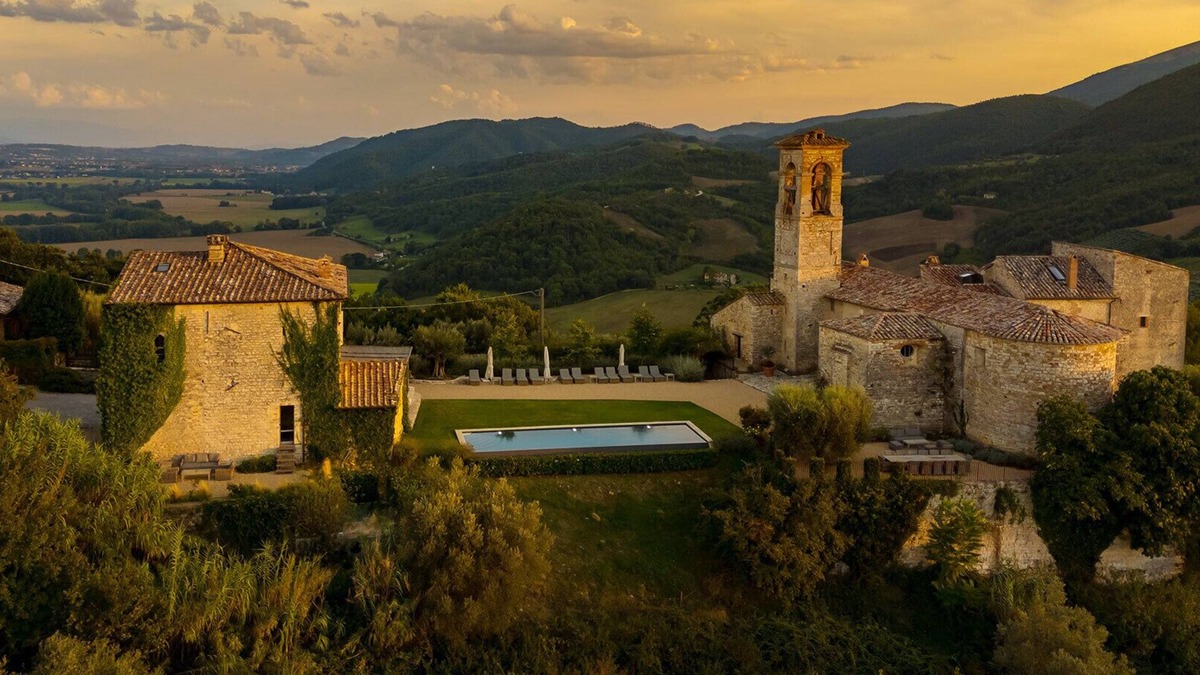 San Giovanni del Pantano Villa | The Ancient Tower by Miani Group