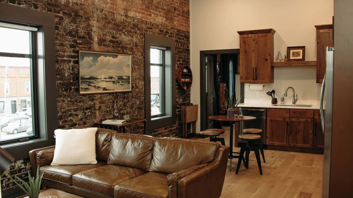 Leitchfield Apartment | The Aaron is a charming 2-bedroom/2 bathroom apartment.