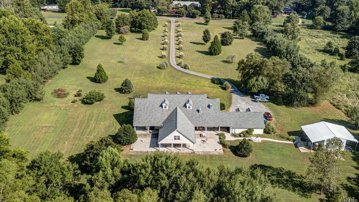 Wilburn Bed & Breakfast | The Abbé House Inn