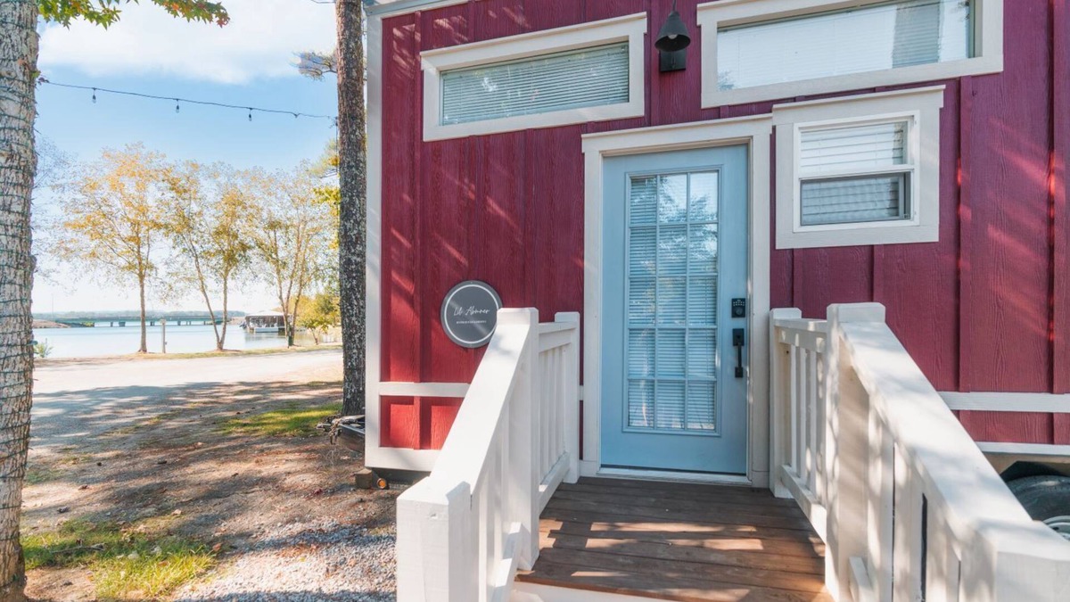 Gadsden Cottage | The Abmner at River Rocks Landing