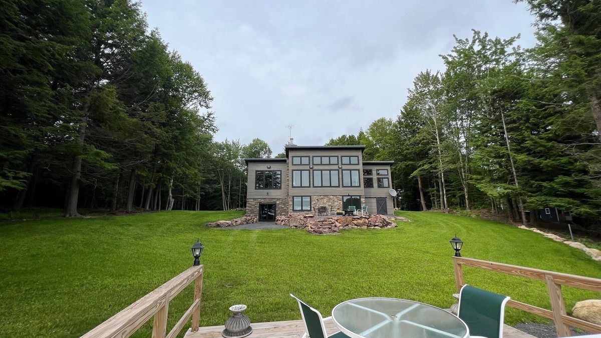 Town of Diana House | The absolute perfect state-of-the-art 66-acre retreat! NORWEGIAN WOODS
