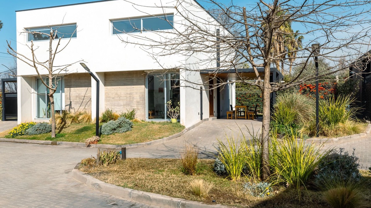 Godoy Cruz House | The Acacia Village: Deluxe Lodge 2