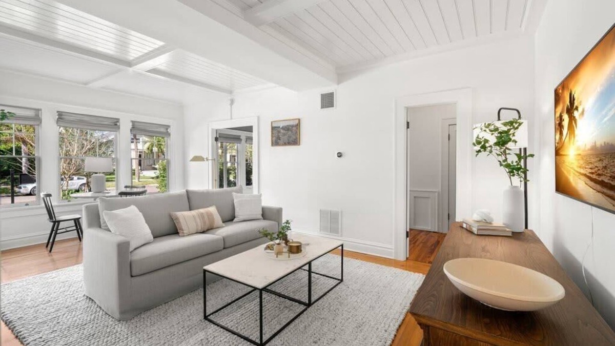 Hyde Park Apartment | The Adaline #1 - Luxury Hyde Park Apt Near Bayshore