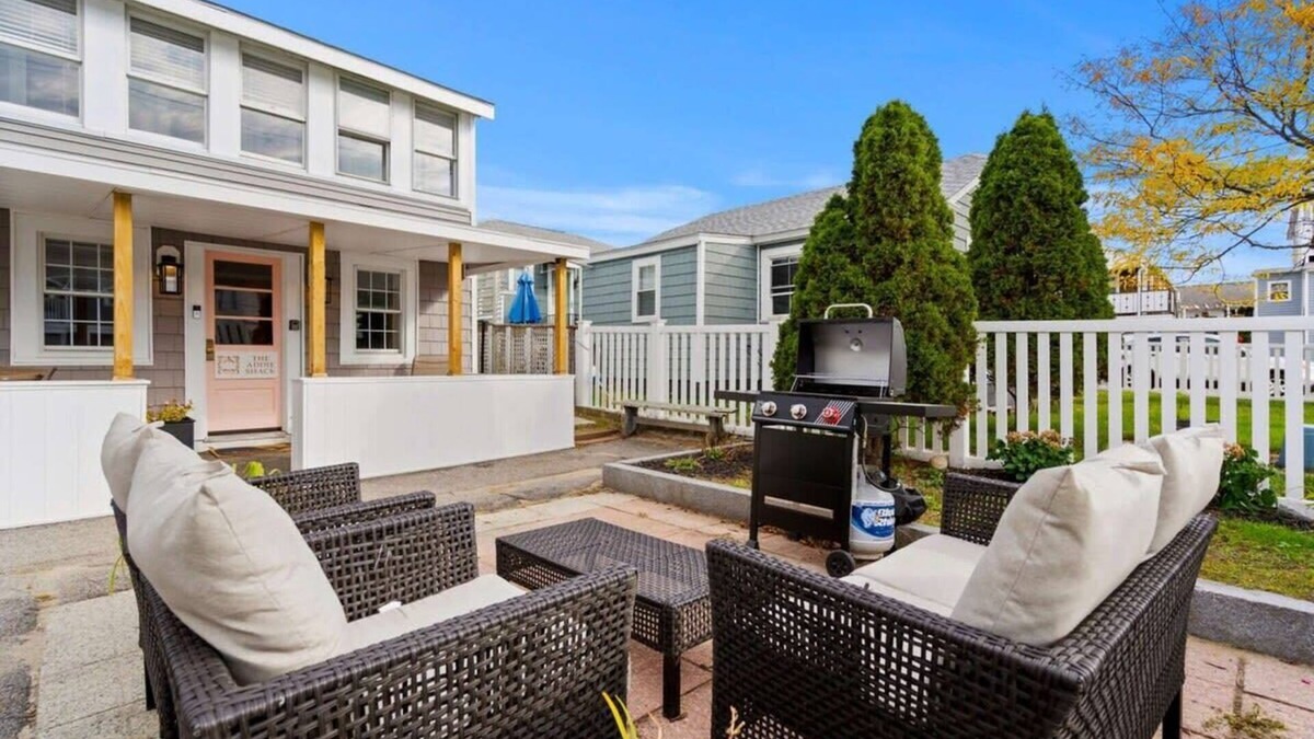 Salisbury Beach Apartment | The Addie Shack | Pet Friendly | Steps to Beach