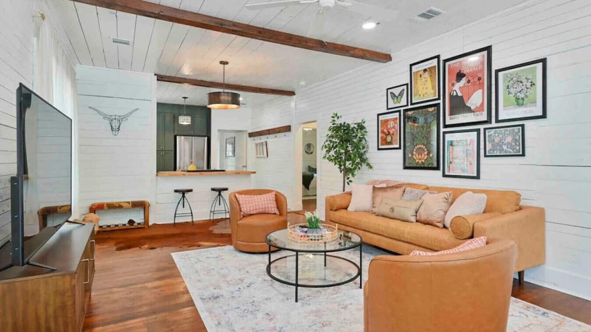 Bryan House | “The Adorable Abode”