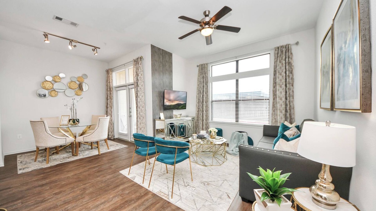 Braeswood Place Apartment | The Alexan. Walk to NRG Stadium. TX Med Center. Downtown