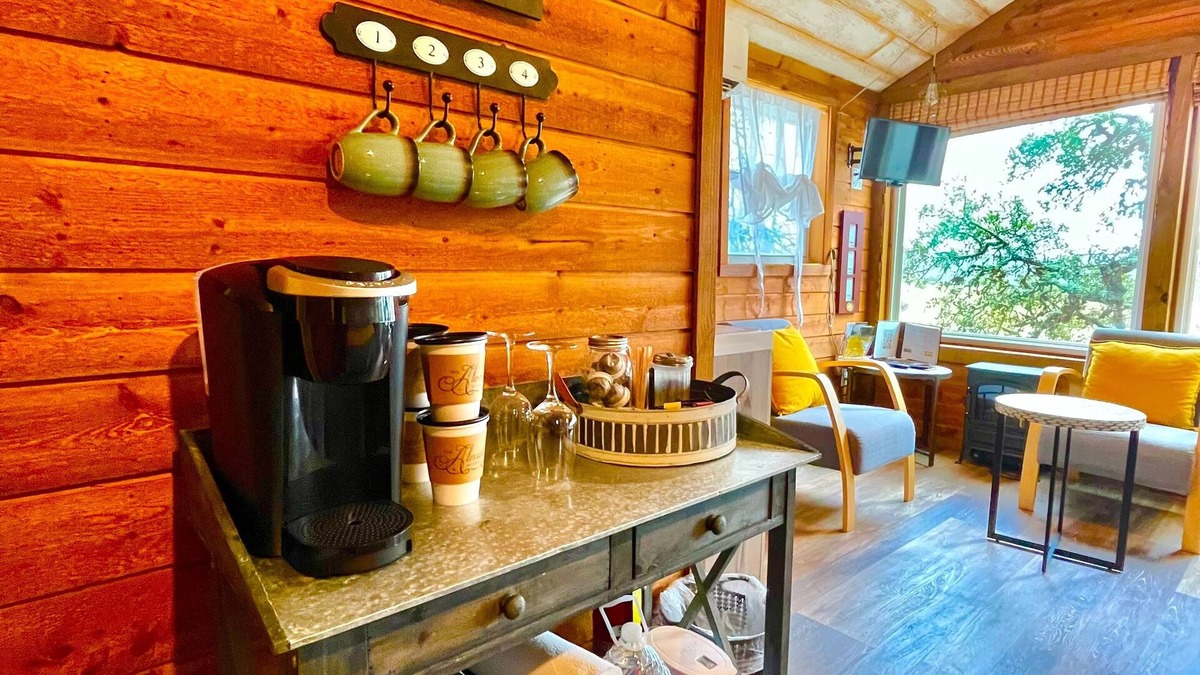 Dripping Springs Hotel | The Alexander at Creek Road