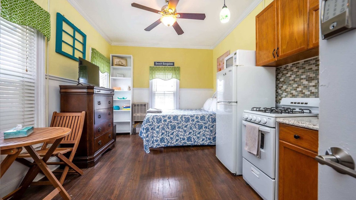 Ocean Grove Apartment | The Allenhurst, Apartment #10 - Studio & Bathroom Apartment