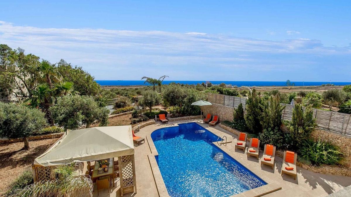 San Lawrenz Villa | The Almonds Holiday Home