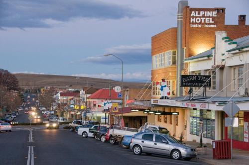 Cooma Hotel | The Alpine Hotel