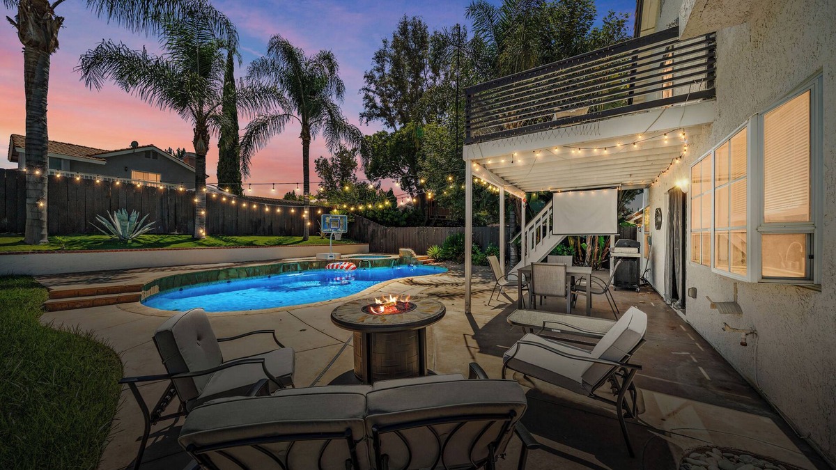 Valle Vista House | The Alto Azul, Spacious Pool, Jacuzzi, Pool View Deck, 4 Bedroom Home, Game Room