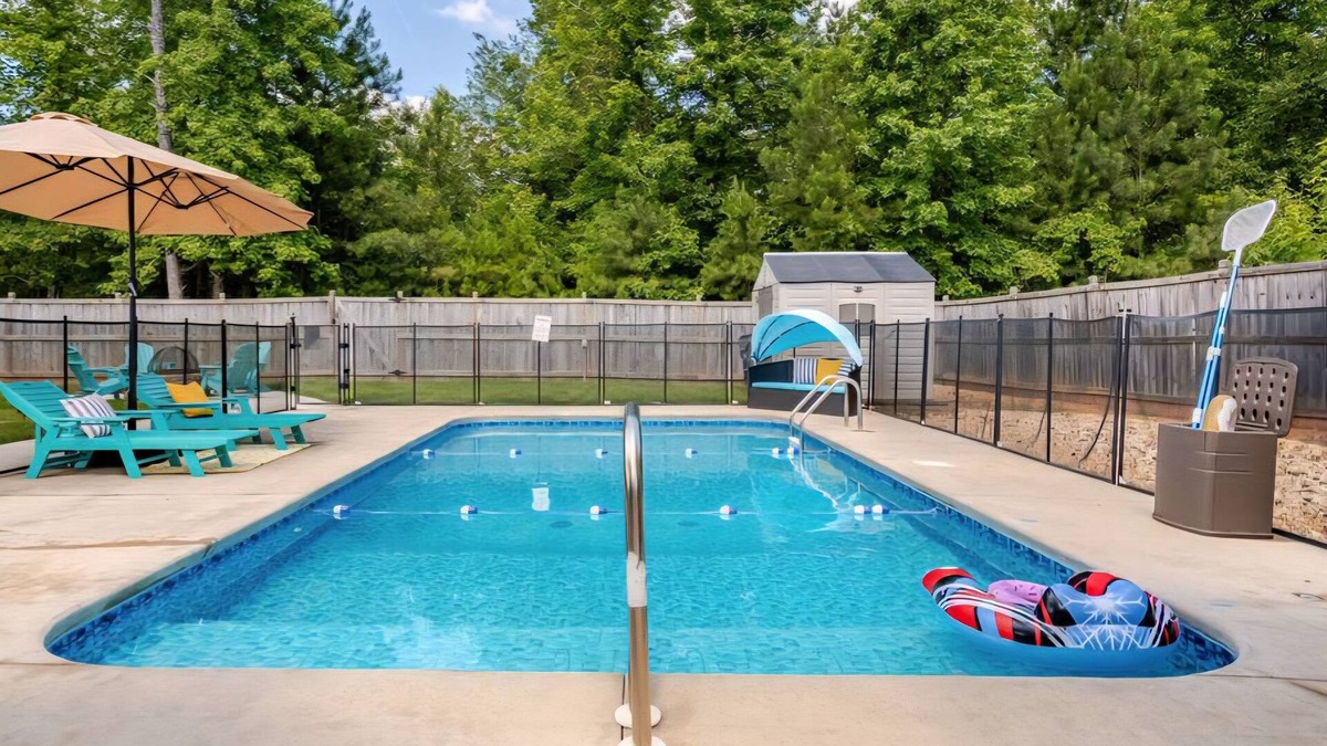 Winston House | The Amaris: Private Pool, Fire Pit, Near Golf