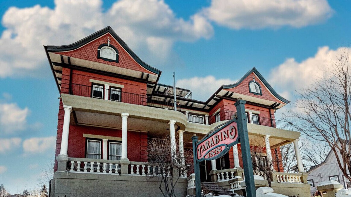 Trinidad Bed & Breakfast | The Amati Suite · 1 BR Suite in Historic Mansion!