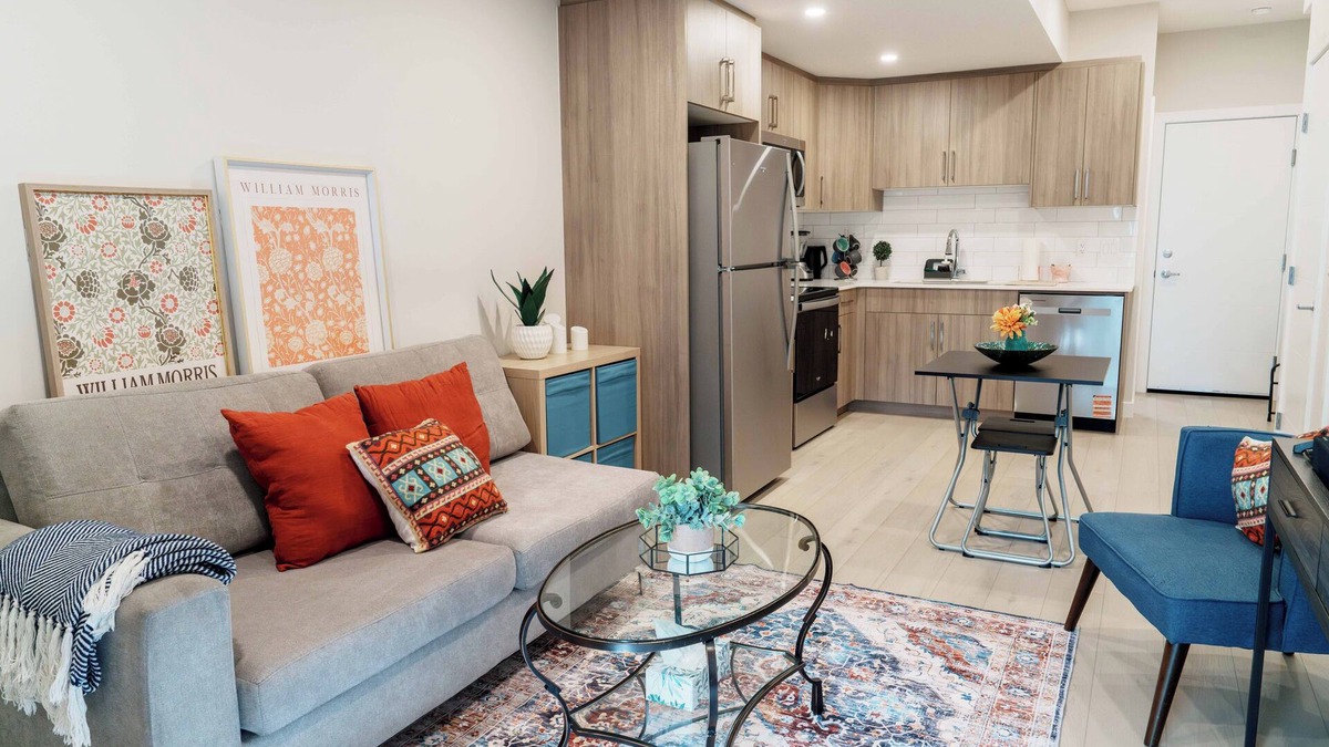 Calgary House | The Amber Suite | Close to Airport