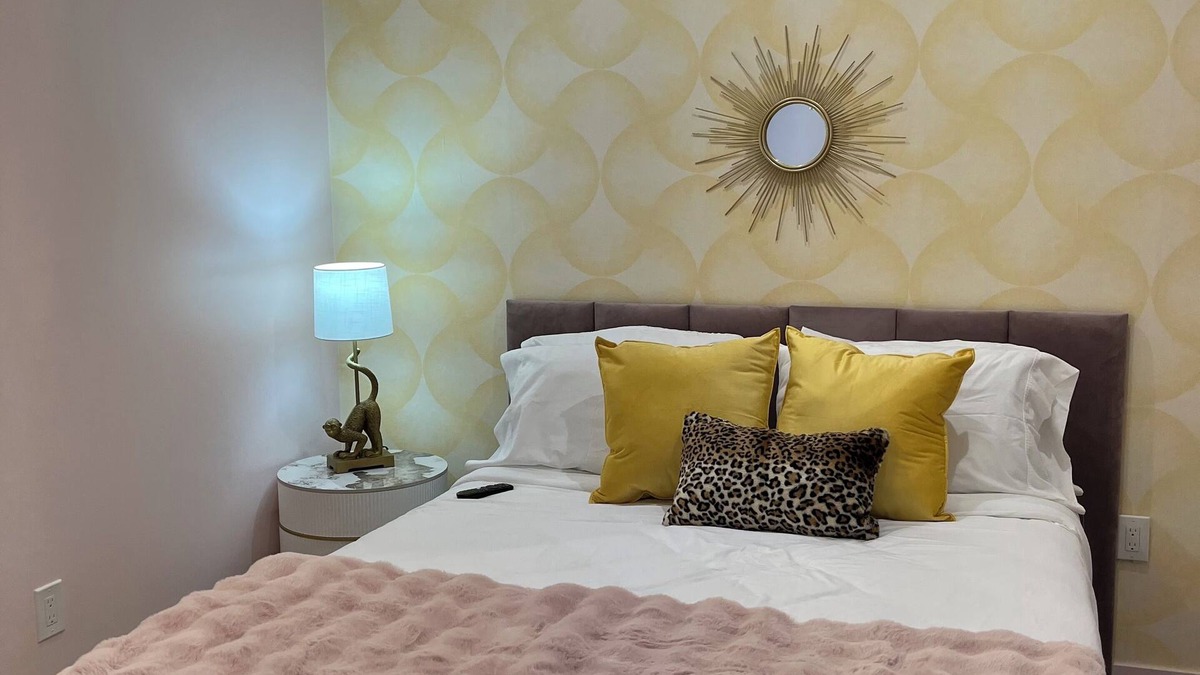 Williams Bay Apartment | The American Hotel suite 2, downtown Williams Bay. Walk to restaurants and lake.