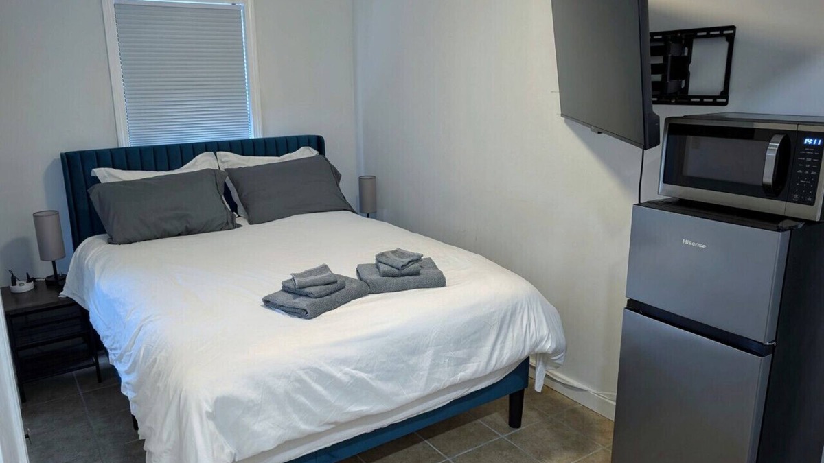 Old Lyme Apartment | The Anchor at Soundview · Beach+Ocean+Sunrise