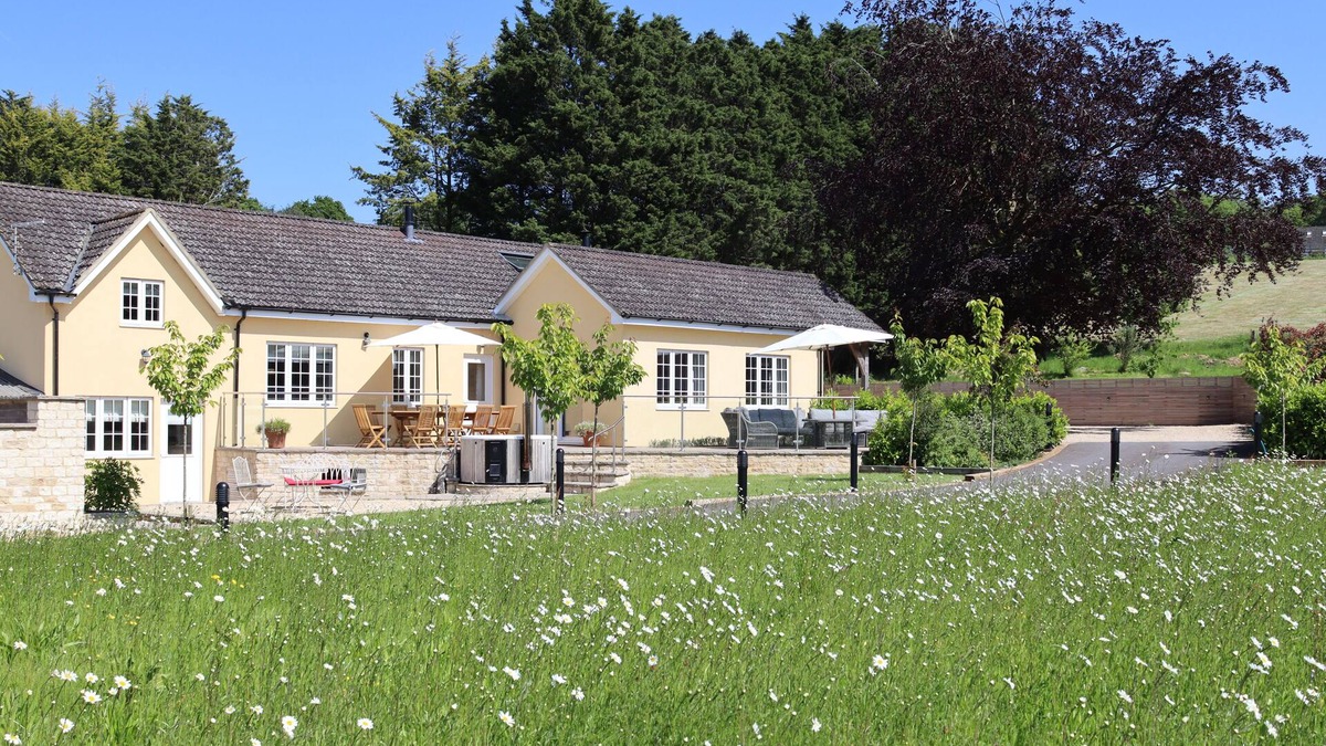 Chippenham Cottage | THE ANCHORAGE @ NABLES FARM, family friendly in Upper Seagry