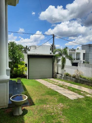 Makumbura House | "The Anchorage" of Field View