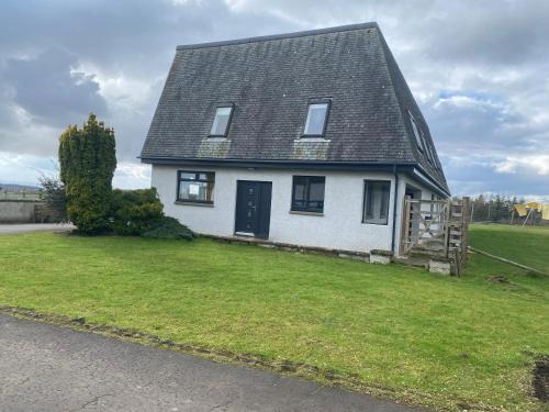 Alloa House | The Annex at Meeks Park immaculate 2 bed