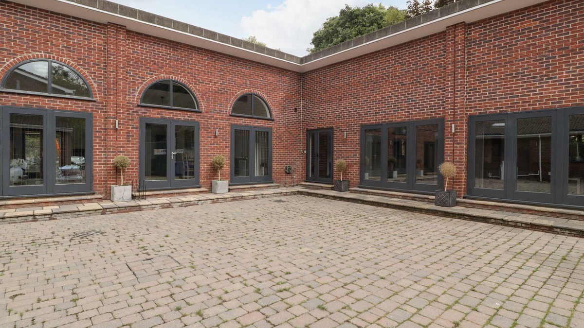 Wimborne Cottage | THE ANNEX, pet friendly, with a garden in Wimborne Minster