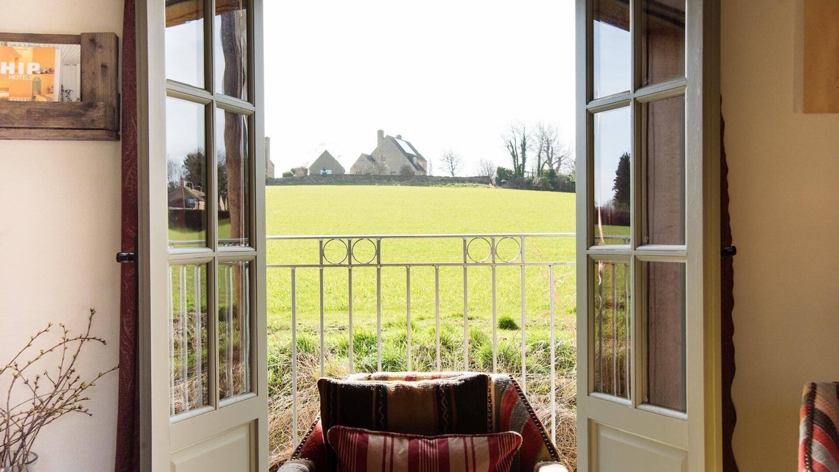 Chipping Campden Cottage | The Annexe, quintessentially English, but with a French/Moroccan flavour.
