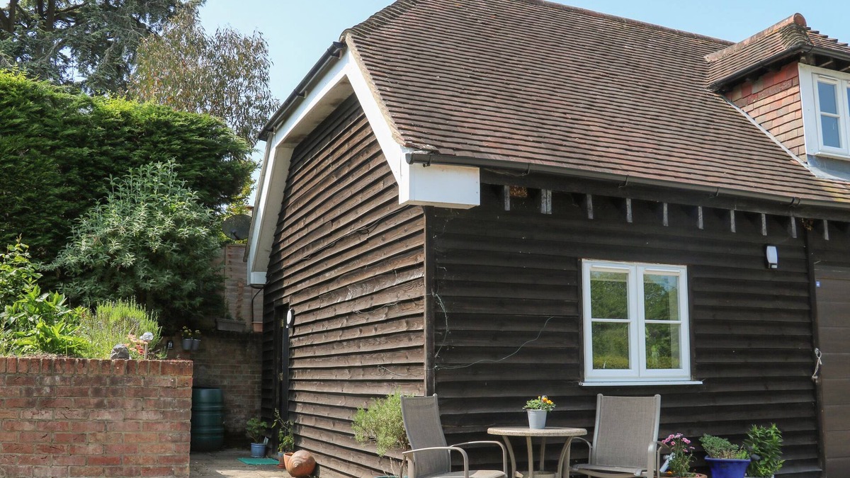 Petworth Cottage | THE ANNEXE, romantic, with a garden in Petworth