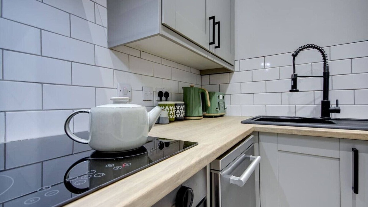 Irvine Apartment | The Annick - Coorie Doon Apartments