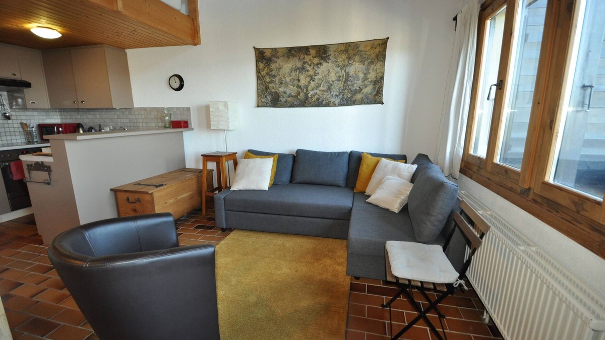 Alpe des Chaux Apartment | The apartment is located in Les Arsets, about 1 km from the departure point of the Fracherets ski li