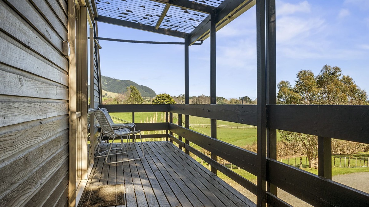 Te Horo Cottage | The Apartment - The Lodge Te Horo