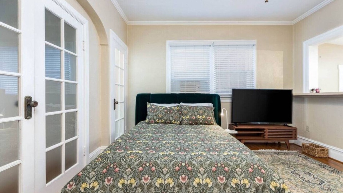Lower Avenues Apartment | The Aquamarine Suite -Walk Downtown-40 mins to Ski
