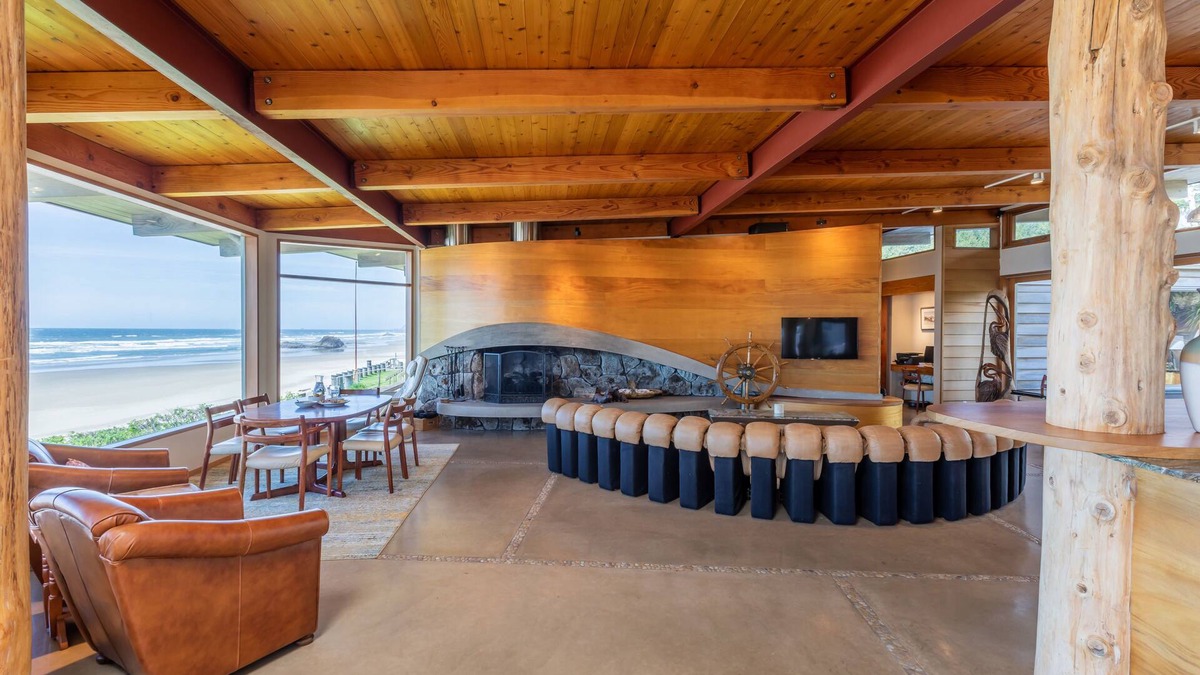 Arch Cape House | The Arch Cape Oceanside Escape: Exclusive Luxury Beach House Breathtaking Views