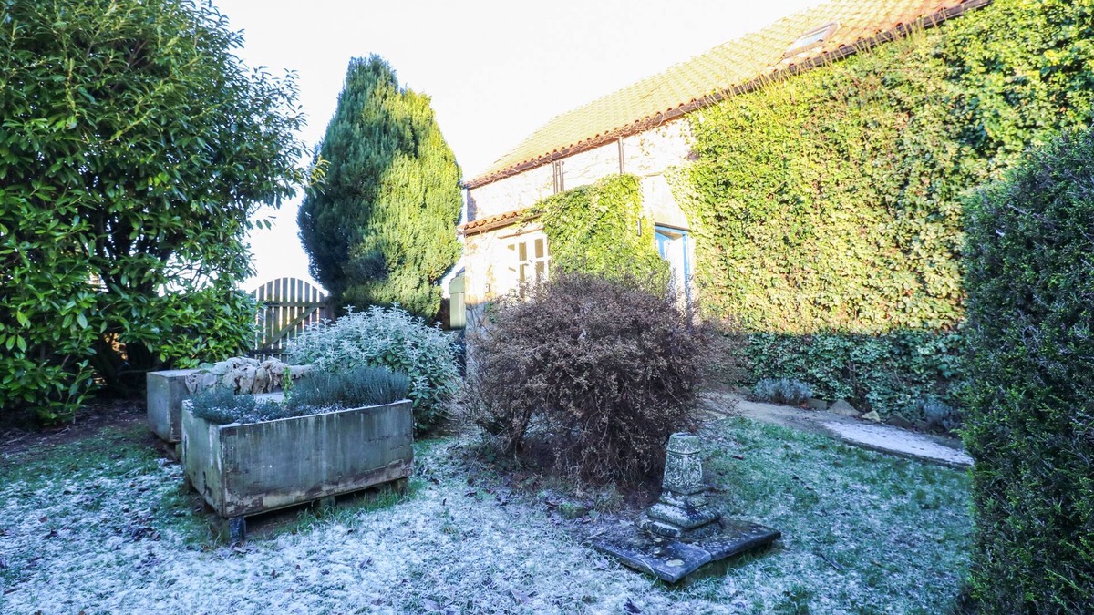 Caldwell House | THE ARCHES, pet friendly, character holiday cottage in Eppleby