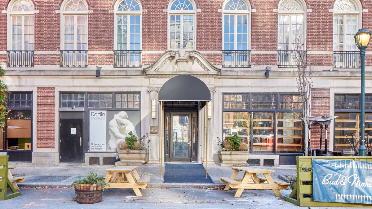 Gayborhood Apartment | The Arco powered by Sonder | Queen Suite