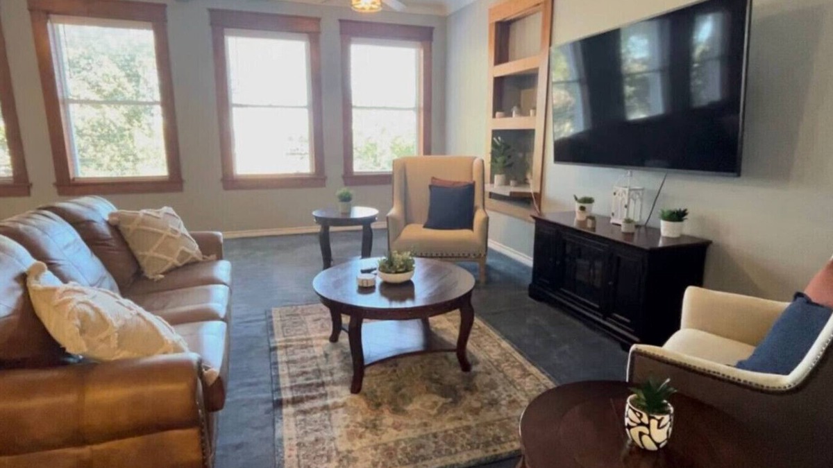 Eastland Apartment | The Arlington Apartment
