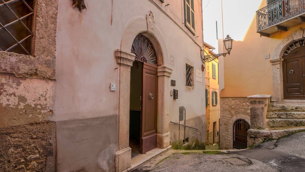 Arpino House | The Arpino Suite - vacation rental by owner