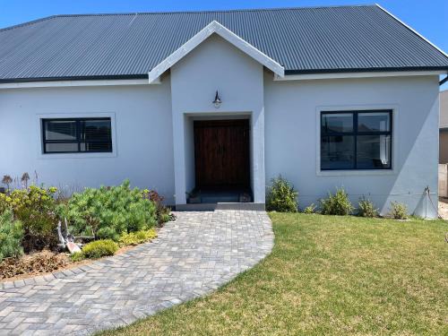 Still Bay Apartment | The Art Barn