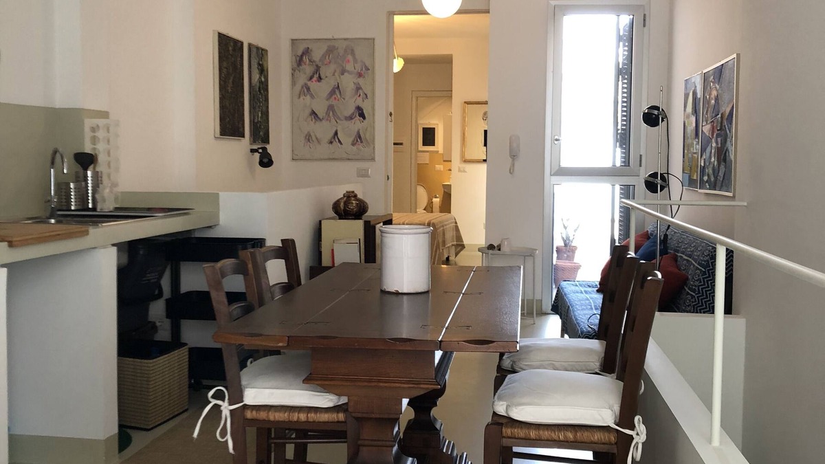 Scilla House | The Art Gallery apartment