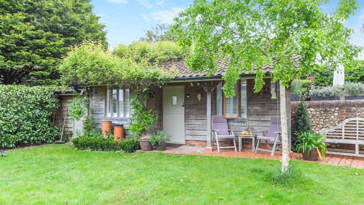 Dorking House | The Artist's Studio - Dorking