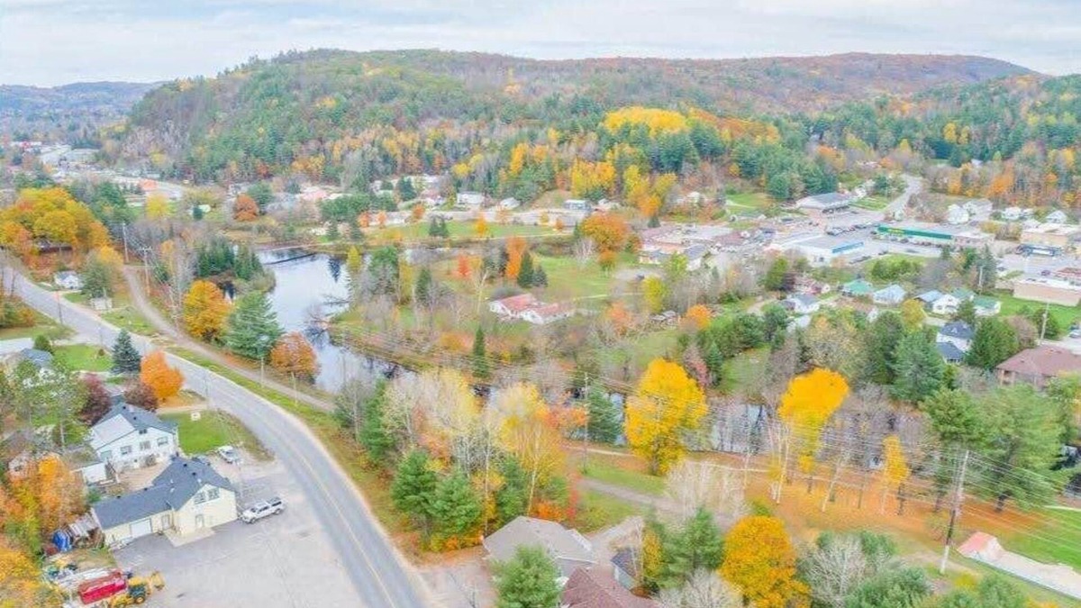 Bancroft House | The Artistry | Riverfront | Luxury & Comfort Await