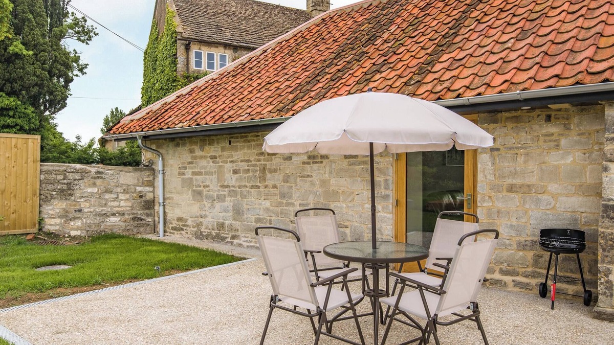 Trowbridge Cottage | The Ash - Arnolds Hill