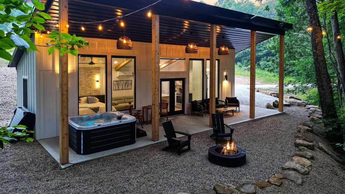 Logan Cabin | The Ashton | Modern Hocking Hills Cabin