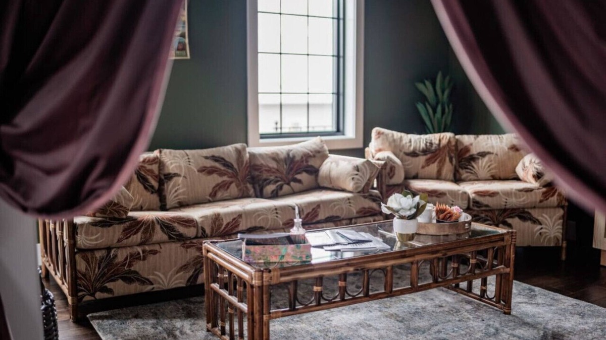 Perryville Hotel | The Atrium - A Boutique Hotel - Suite 11