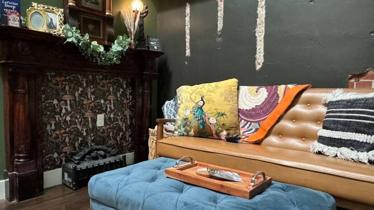 Perryville Hotel | The Atrium A Boutique Hotel Suite 15