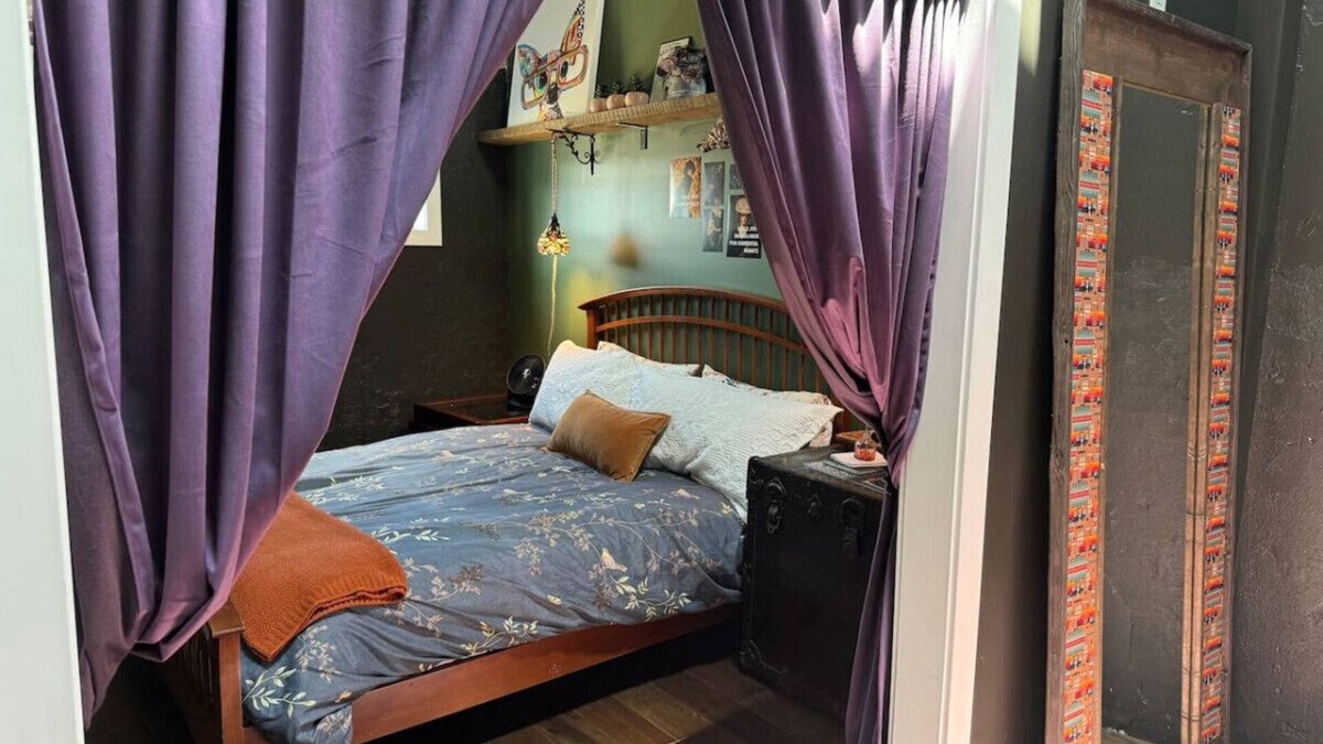 Perryville Hotel | The Atrium A Boutique Hotel Suite 17